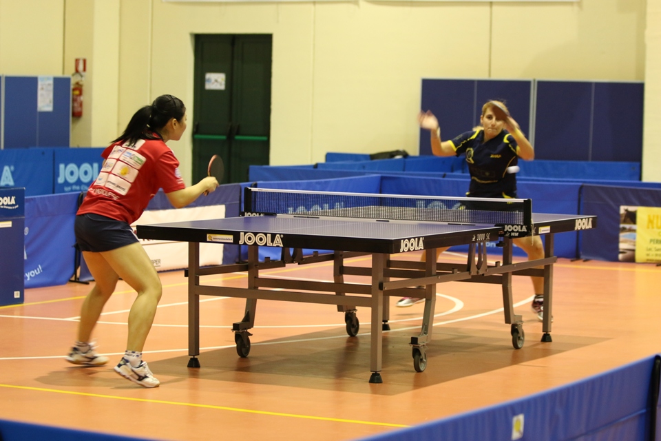 La giallo blu Papadaki prova a battere la forte Yuan Yuan (Foto Gianluca Piu)