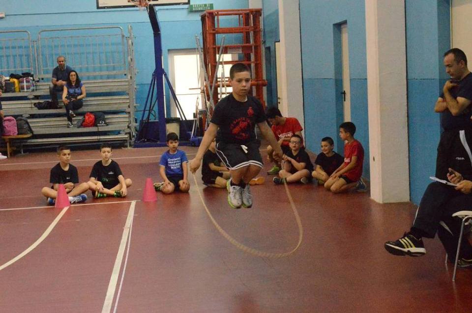 Esercizi con la fune (Foto Luciano Saiu)