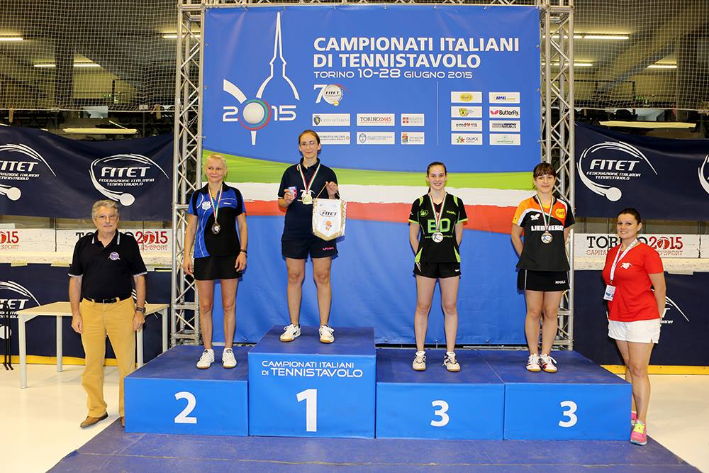 Il podio del singolo terza categoria femminil (Foto Fitet)