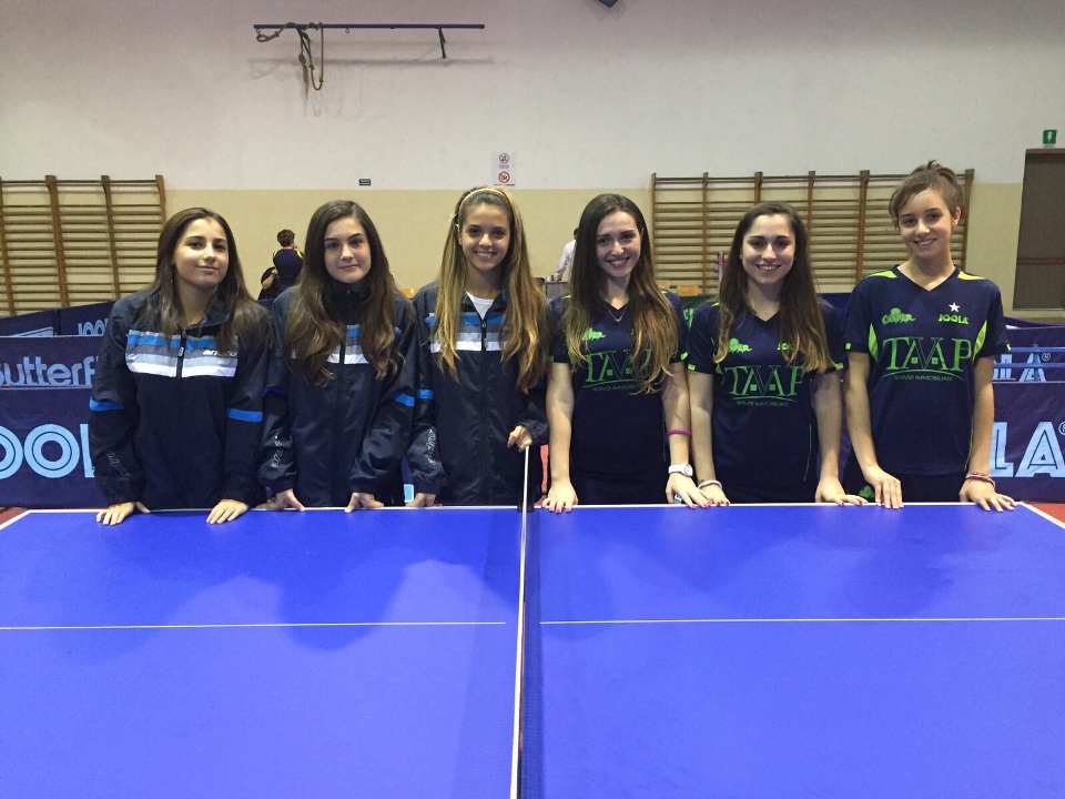 La ragazze della Muraverese con Antonia e Nicoletta Tomagra, Martina Petralia