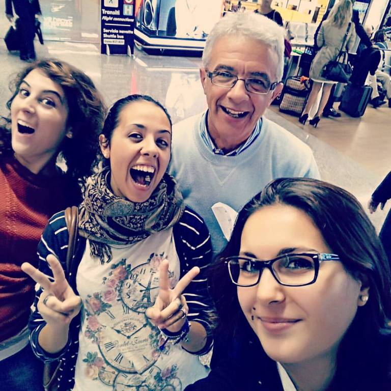 Le azzurrine scherzano col presidente