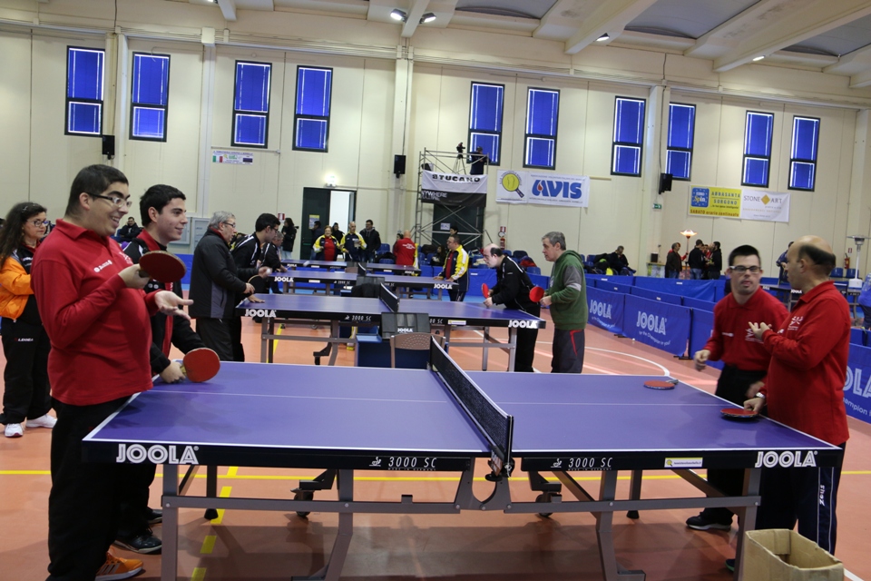 Gli atleti speciali si scaldano (Foto Gianluca Piu)