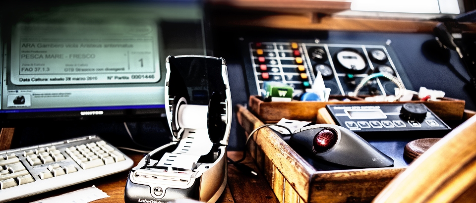 La sofisticata apparecchiatura a bordo dei motopescherecci per garantire un prodotto sostenibile e di qualità