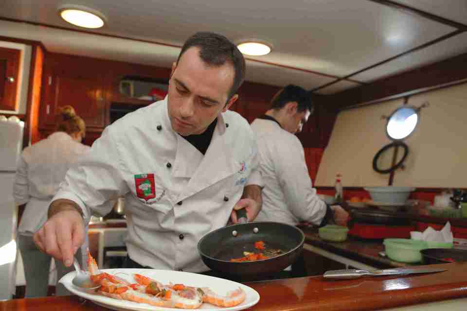 Pasquale Franzese all'opera (Foto Salvatore D'Angelo)