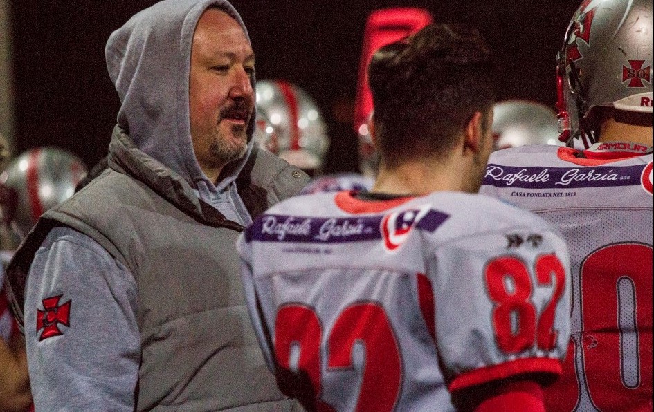 a sx il coach della difesa Walter Serra (Foto Giulia Congia)