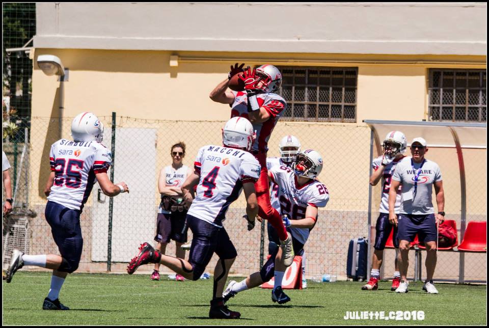 L'elevazione di Matia Pisu (Foto Giulia Congia)