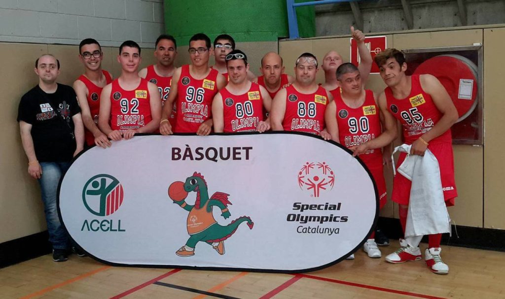 13351075_10208218227806042_230265304_o (1)