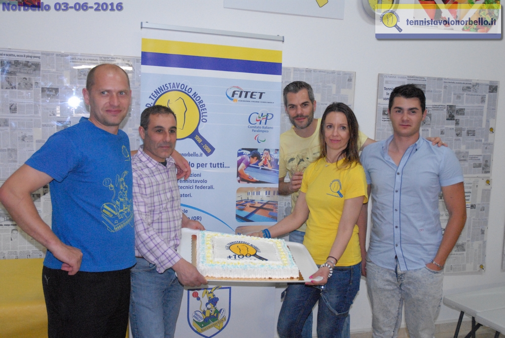 La torta commemorativa realizzata da Donisetta Carrucciu (Foto Gianluca Piu)