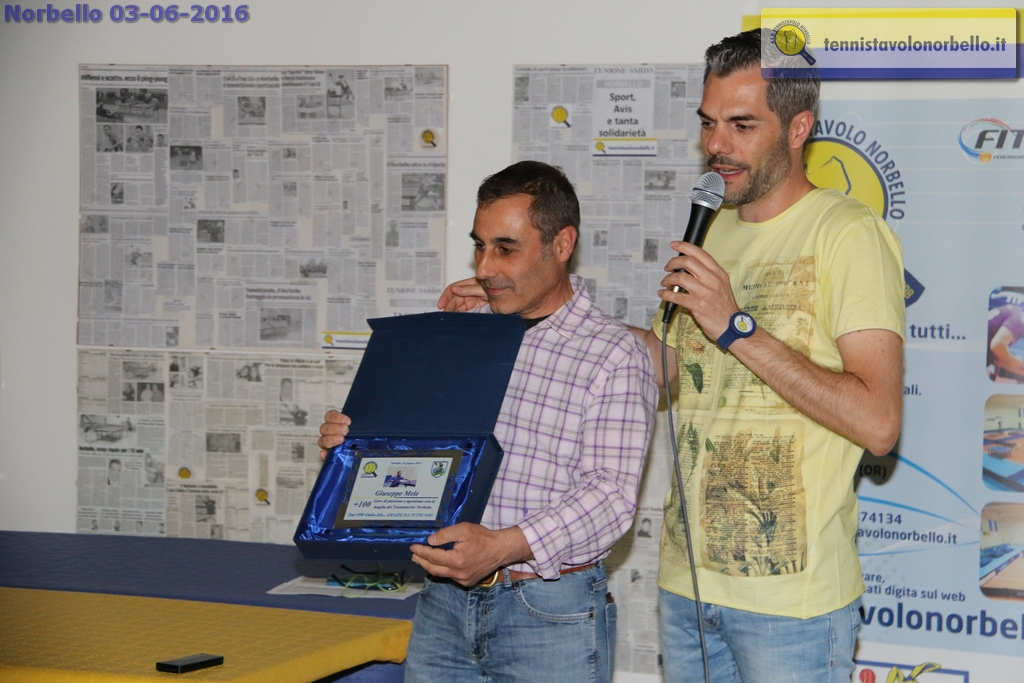 Peppe Mele riceve il premio (Foto Gianluca Piu)