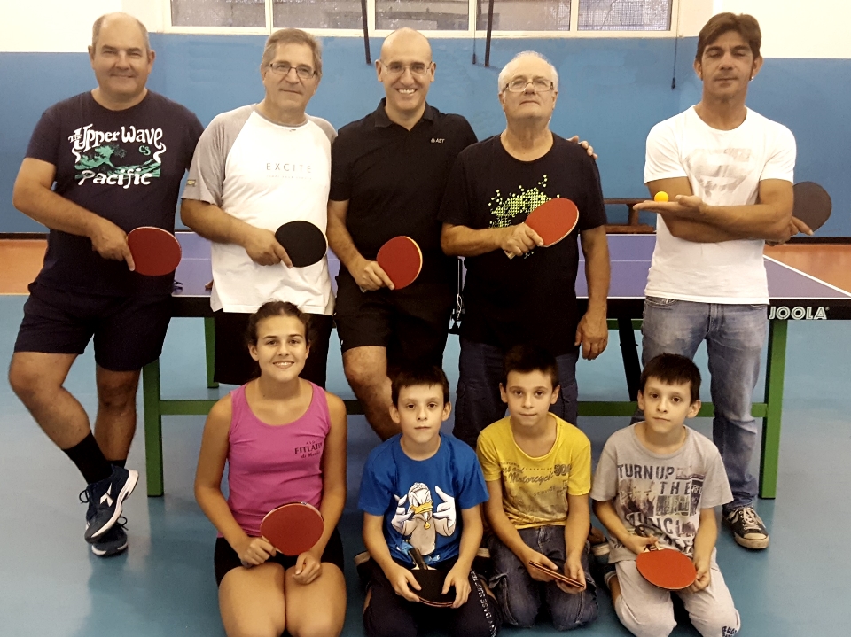 Adulti da sinistra Roberto Rosso, Marco Carboni, Celestino Pusceddu, Raffaelino Farigu, Licio Rasulo.Bambini ilaria Rosso, Oriano Pusceddu, Jacopo Pusceddu, Edoardo Pusceddu